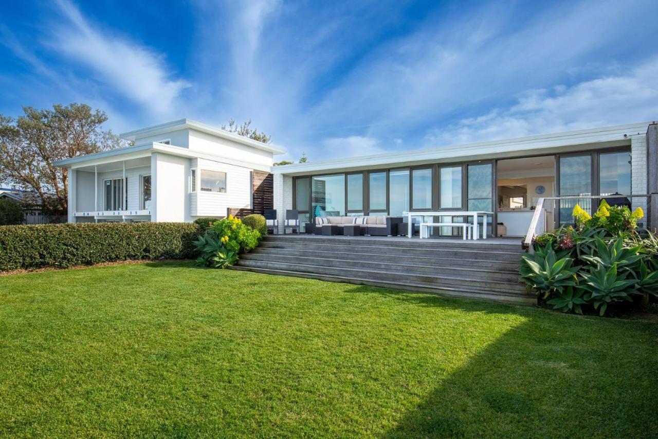 Azure Absolute Beachfront I Pet Friendly Holiday home Callala Beach