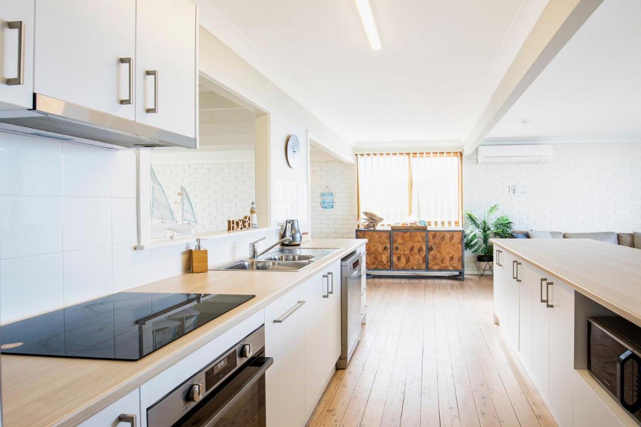 Azure Absolute Beachfront I Pet Friendly Holiday home *