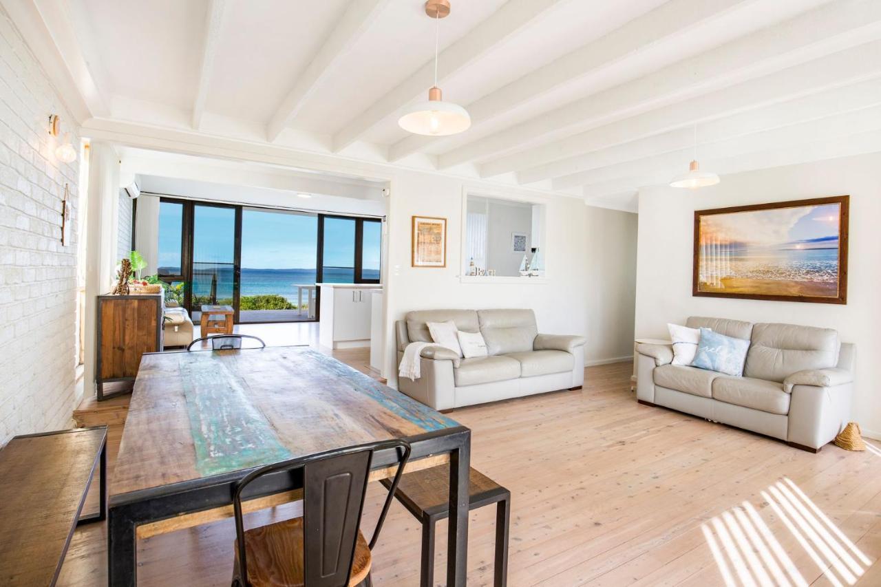Azure Absolute Beachfront I Pet Friendly * Callala Beach