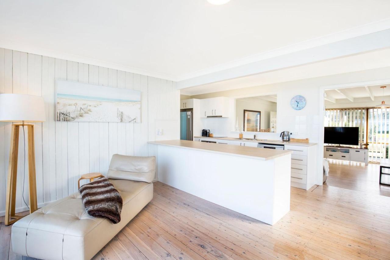 Azure Absolute Beachfront I Pet Friendly * Callala Beach