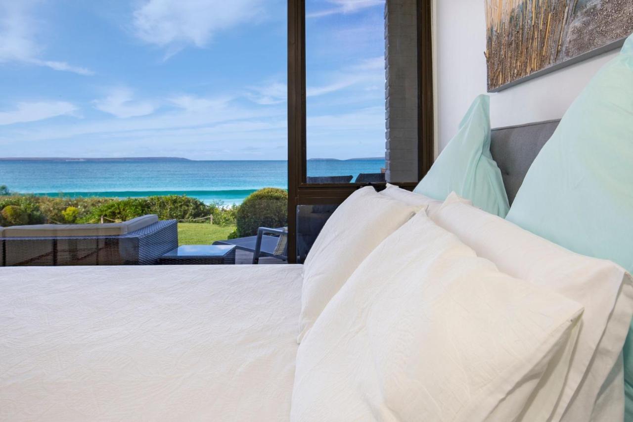Azure Absolute Beachfront I Pet Friendly Holiday home