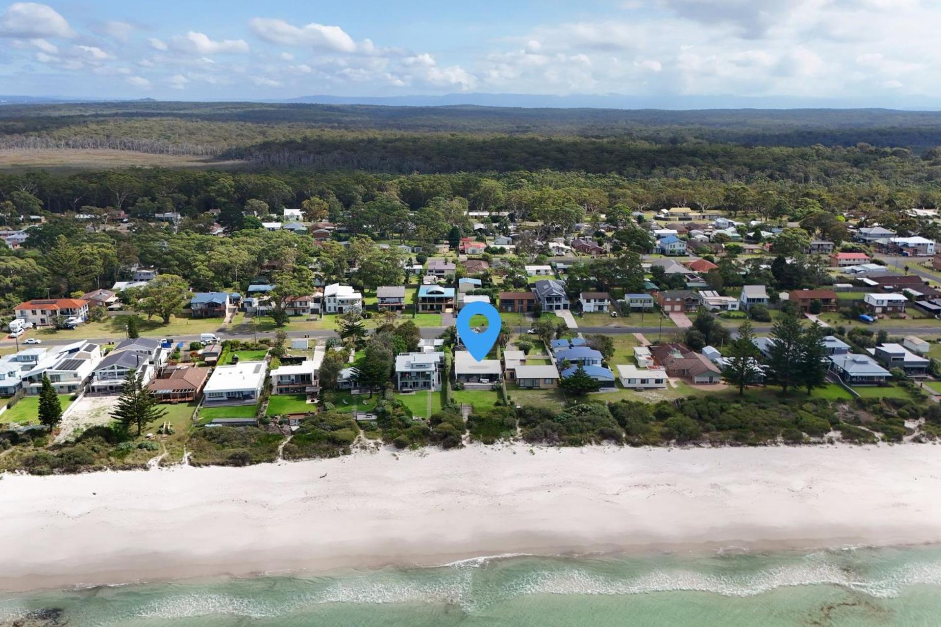 Holiday home Azure Absolute Beachfront I Pet Friendly Callala Beach